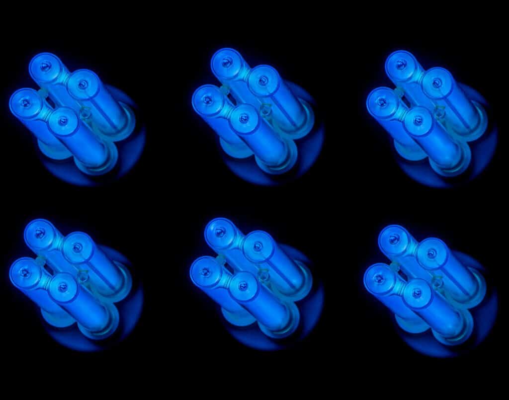 Die Abbildung zeigt mehrere UV-C Lampen - UVC-Desinfektion in Bestform