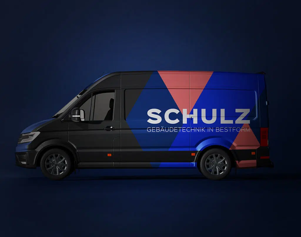 Die Abbildung zeit einen Bus mit Schulz Logo - e-Mobilität in Bestform
